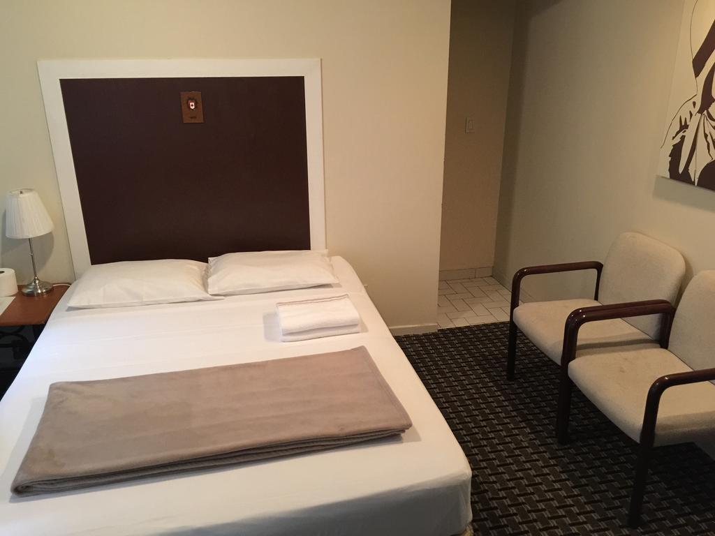 Adas Guesthouse โตรอนโต ห้อง รูปภาพ