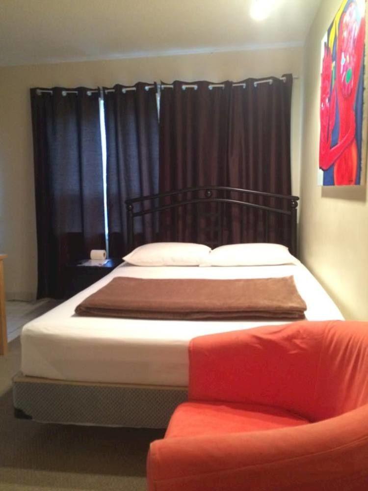 Adas Guesthouse โตรอนโต ภายนอก รูปภาพ