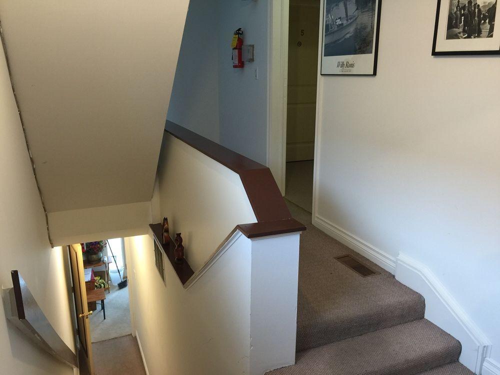 Adas Guesthouse โตรอนโต ภายนอก รูปภาพ