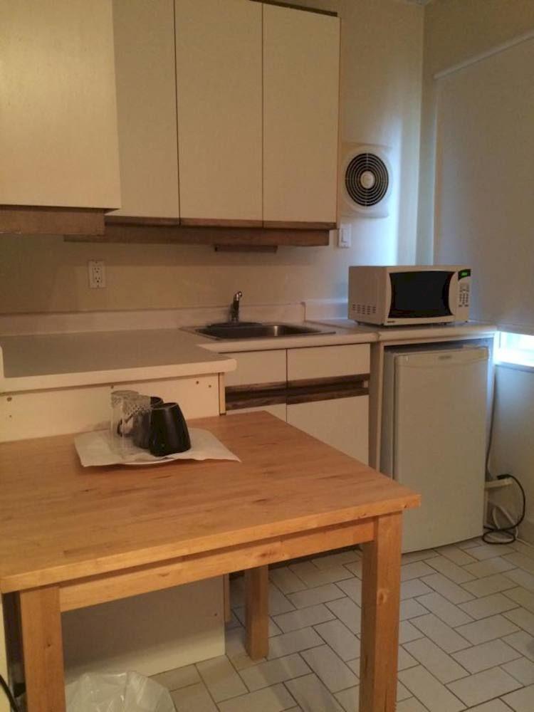 Adas Guesthouse โตรอนโต ภายนอก รูปภาพ