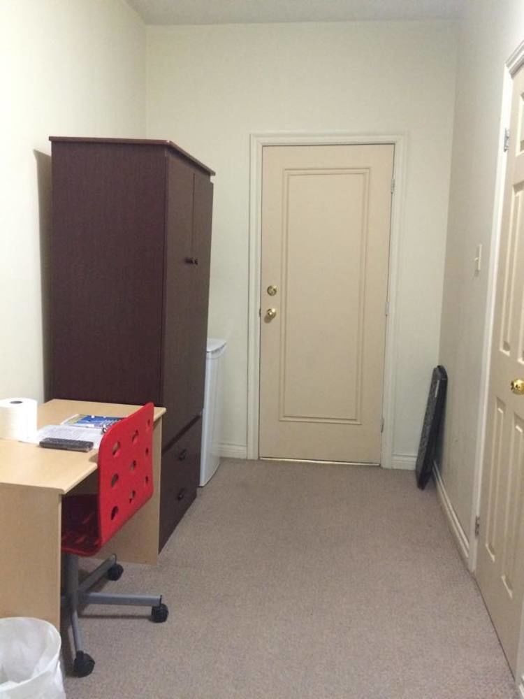 Adas Guesthouse โตรอนโต ภายนอก รูปภาพ
